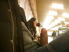フロアレスリング上の三人の美しい人々のロマンス av 無料 女性
